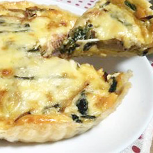 秋鮭とほうれん草のキッシュ