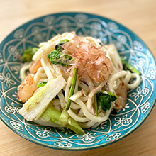 菜の花と長芋の塩麹焼きうどん