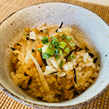 ひじきと根菜の炊き込みご飯