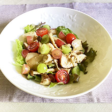 ブドウときのこのチキンサラダ