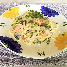 秋鮭ときのこの豆乳味噌パスタ